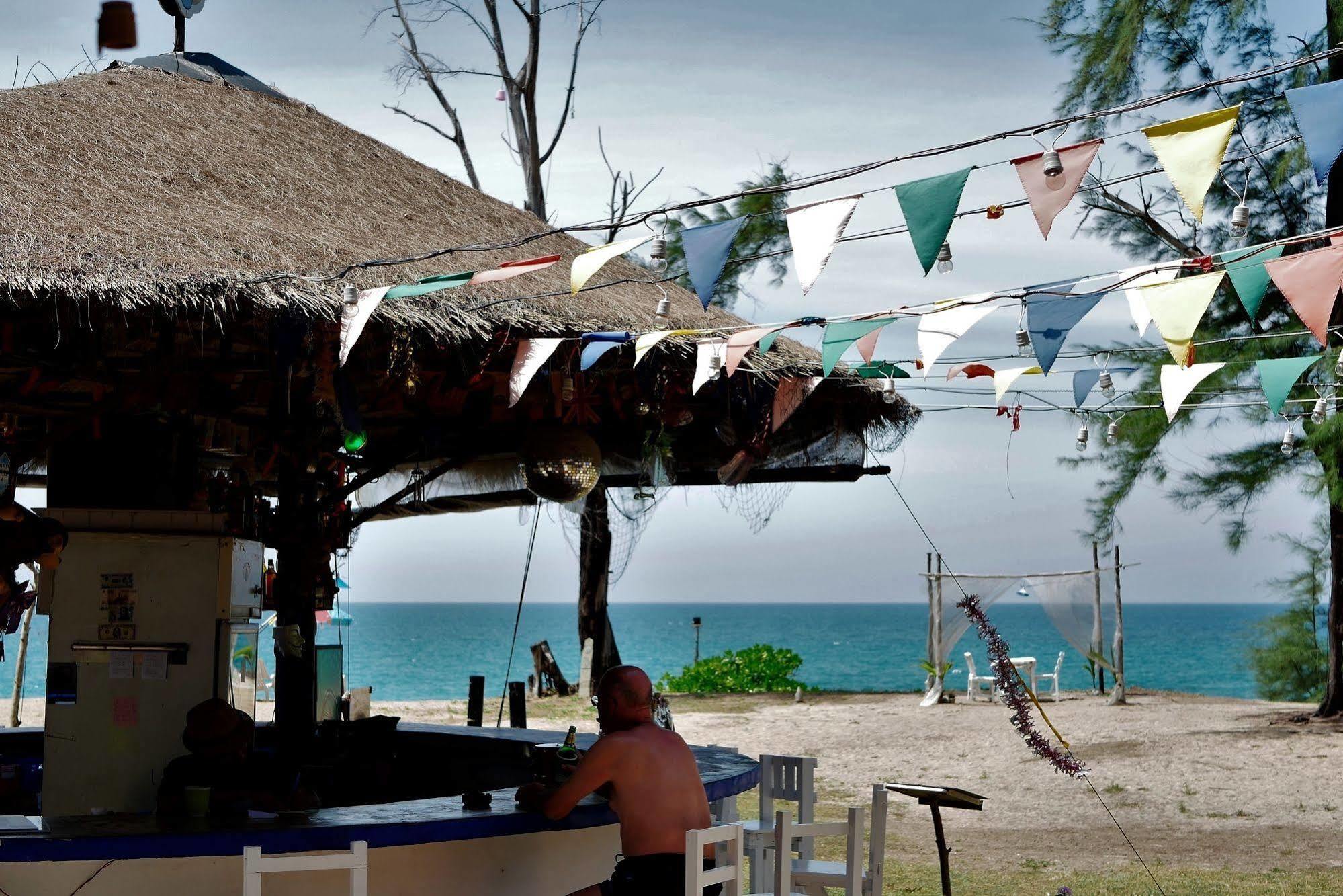 Micky Monkey Beach Hotel Phuket Maikhao Thailand Mai Khao Exterior foto